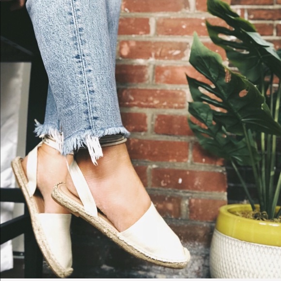 🆕✨Abby Cream Canvas Lace Up Espadrilles - Picture 2 of 8